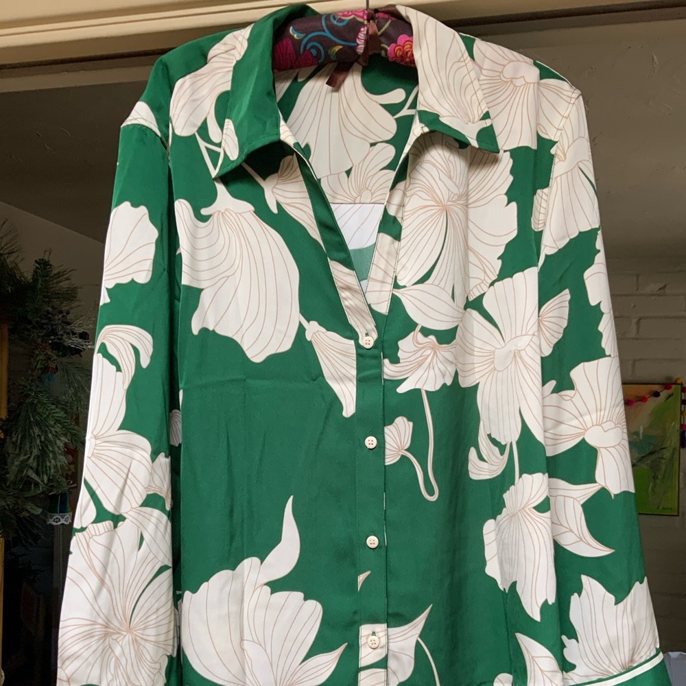 H&M Green and Cream Floral Button Down Shirt